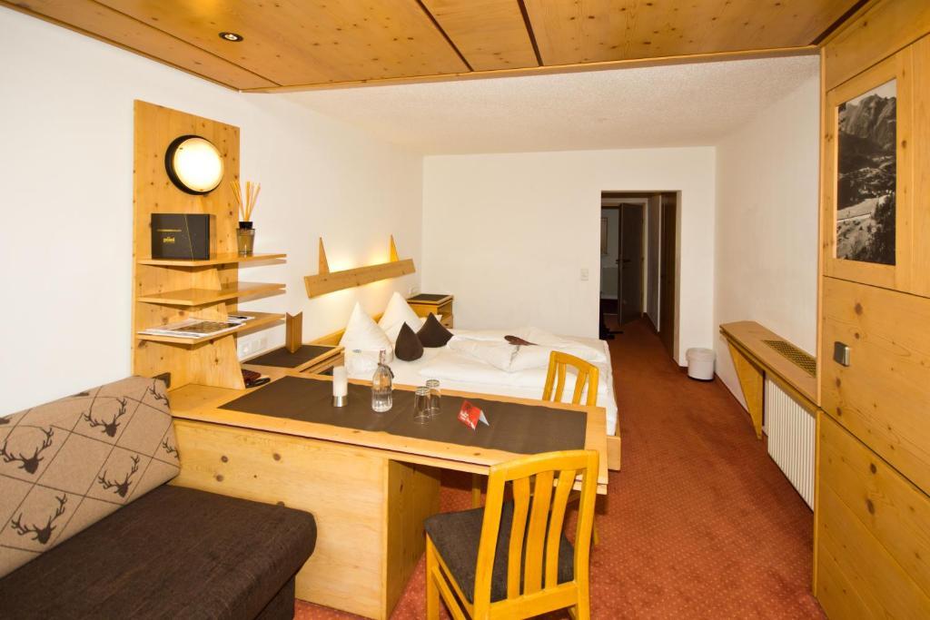 Hotel Garni Hainbacherhof Зёльден Номер фото