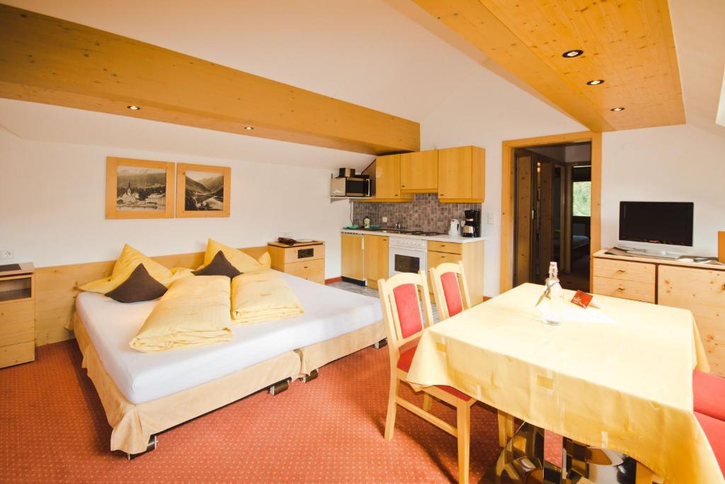 Hotel Garni Hainbacherhof Зёльден Номер фото